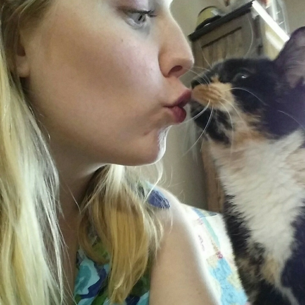 Meet your Posher, Luna
